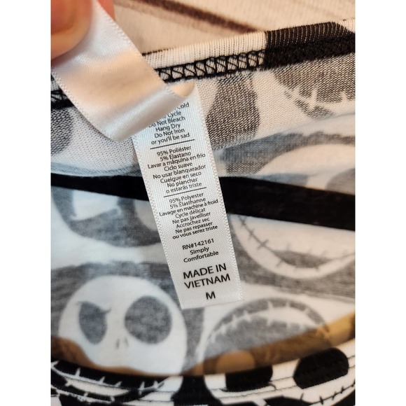 LuLaRoe Women's Jack Skellington Print Scoop Neck Short Sleeve T-Shirt Size M‎ - Picture 4 of 6